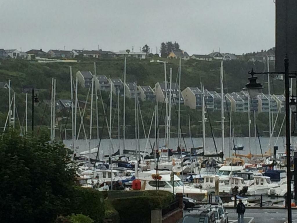 Luxury Town Centre Apartment Kinsale Exteriér fotografie